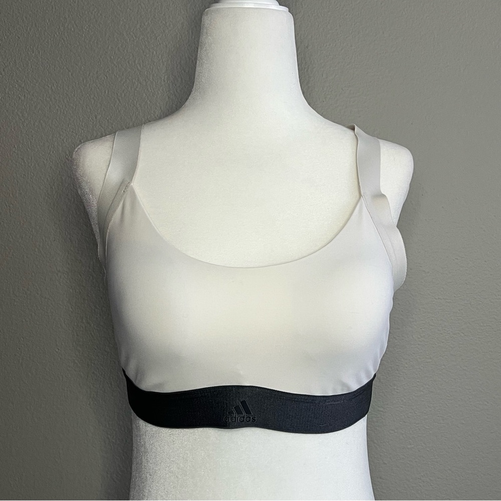 NWOT Adidas med to high support white sports bra banded crossback size medium